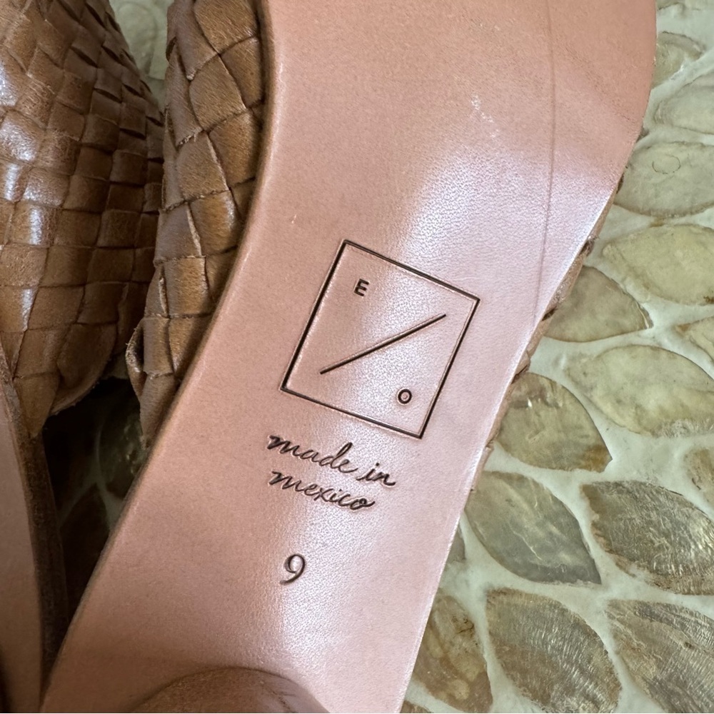 New Either/ OR Tan Woven Leather Heels Sandals Size 9 - Picture 11 of 13